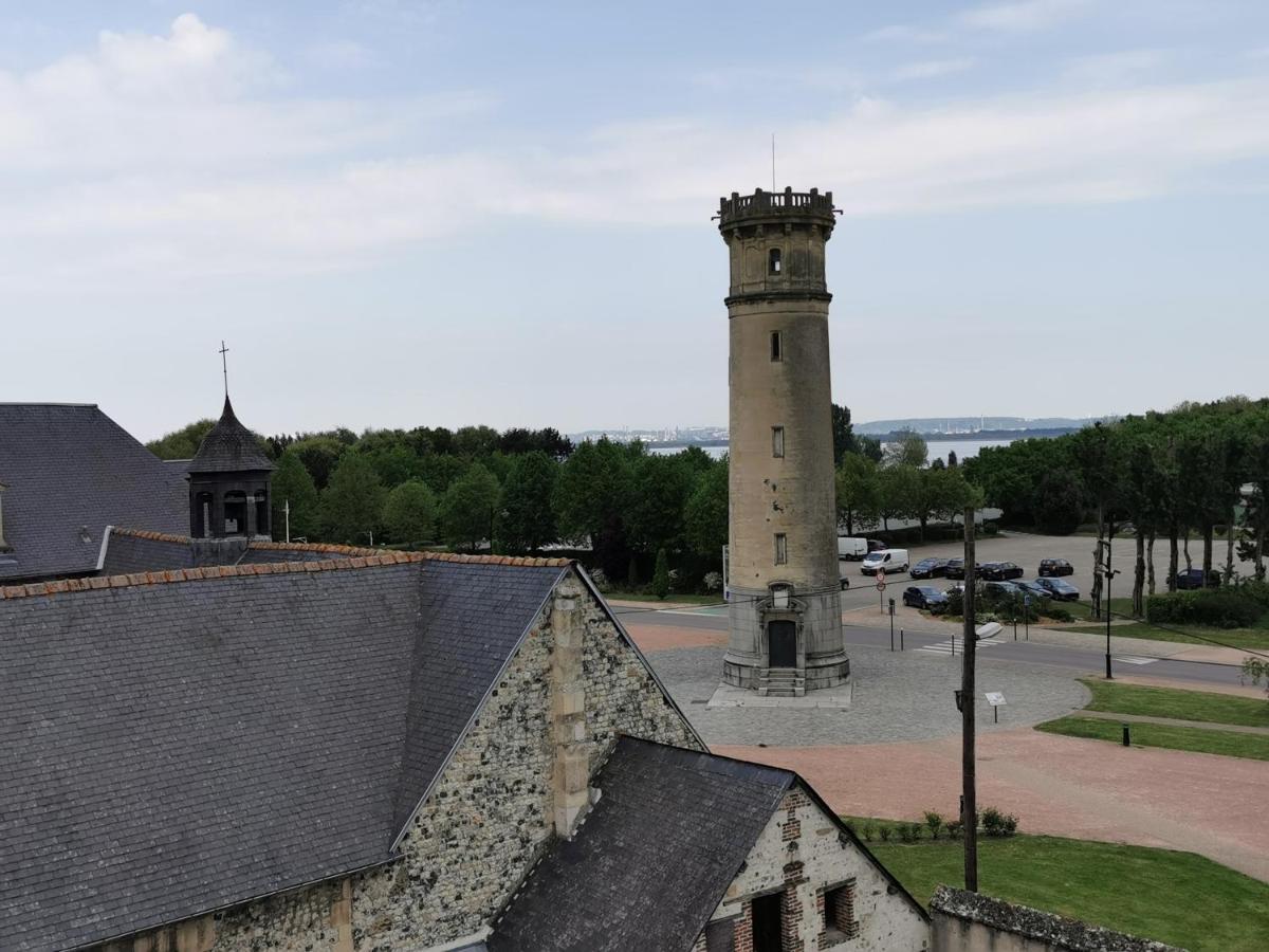 Phare Des Impressionnistes Honfleur Exterior foto