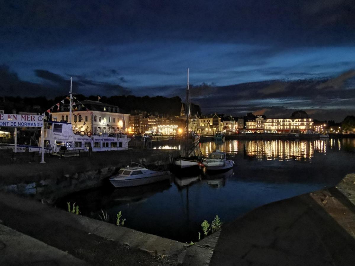 Phare Des Impressionnistes Honfleur Exterior foto