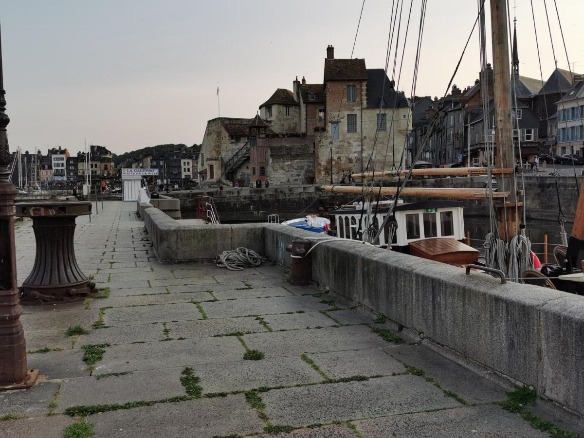 Phare Des Impressionnistes Honfleur Exterior foto