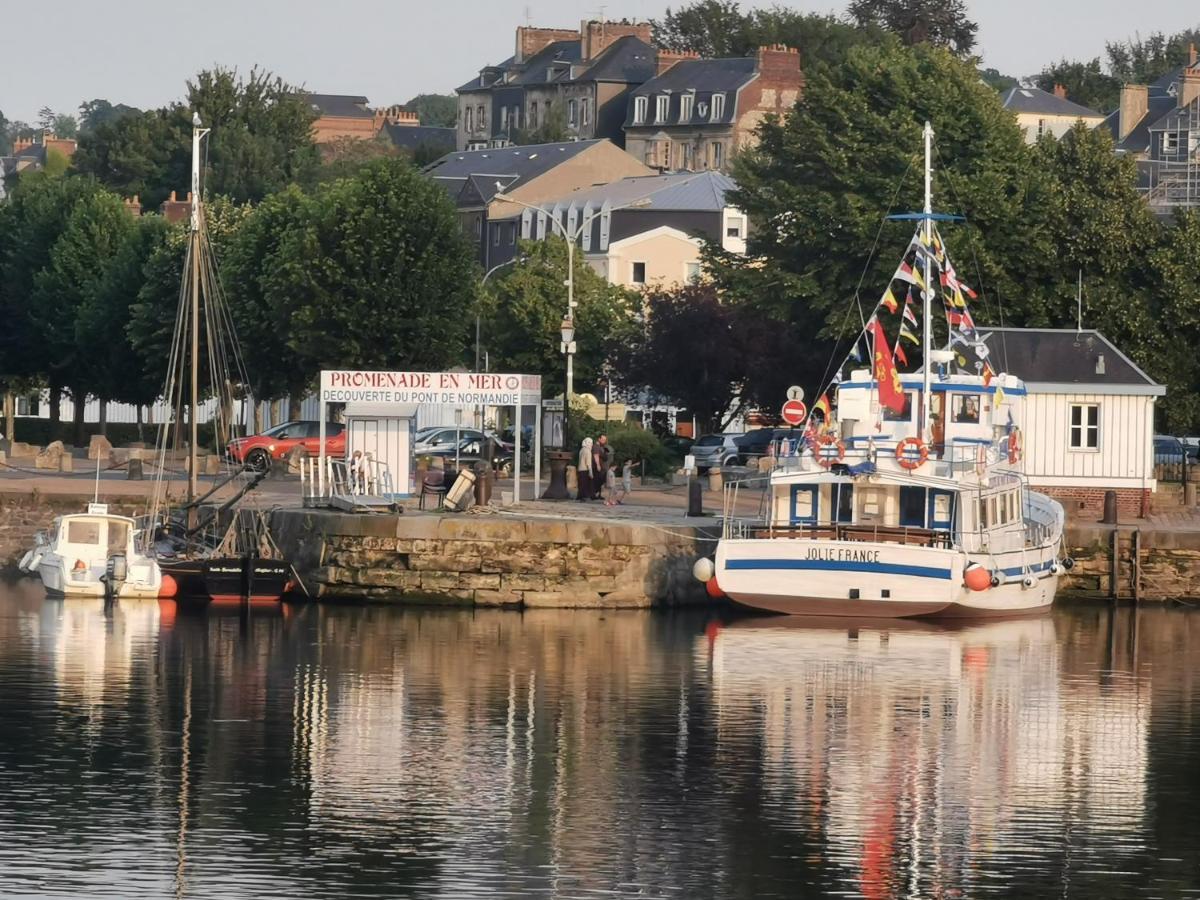 Phare Des Impressionnistes Honfleur Exterior foto